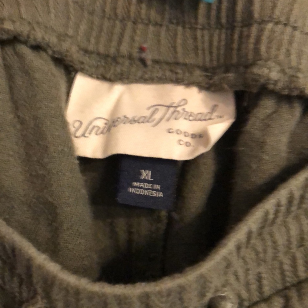 Shorts - Picture 4 of 4